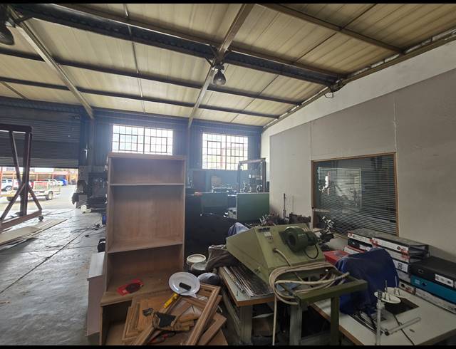 230M² MINI FACTORY TO LET IN APEX